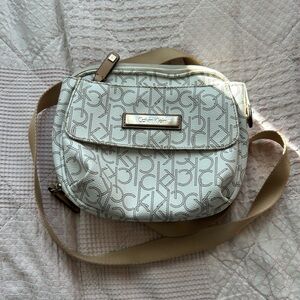 Calvin Klein Collection Crossbody Bag in White and Tan